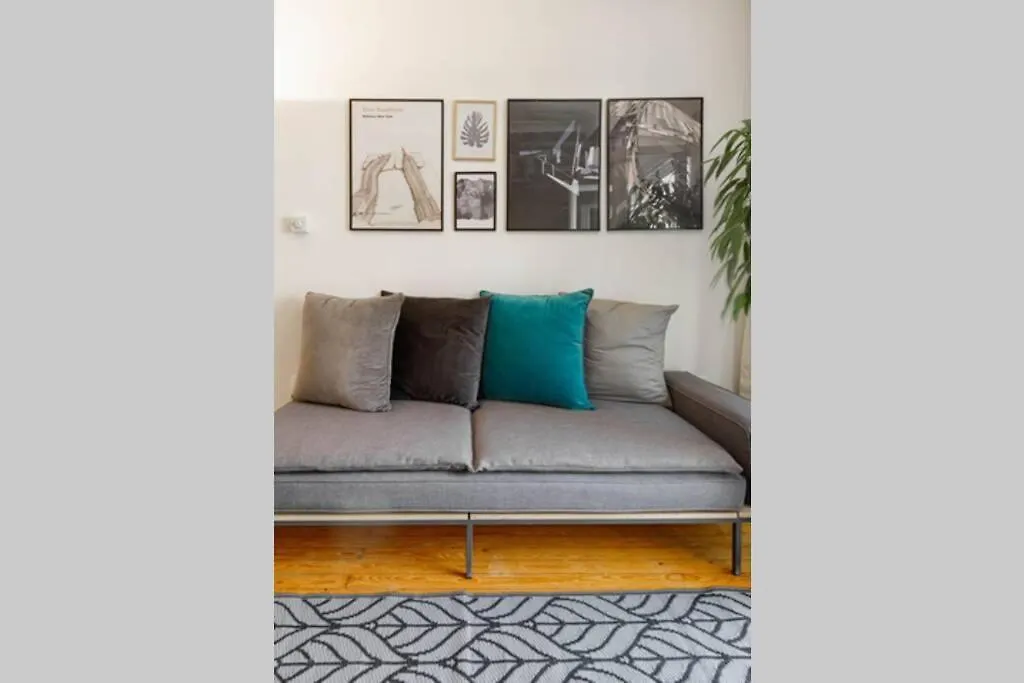 The Wall Downtown Apartment Salonic
